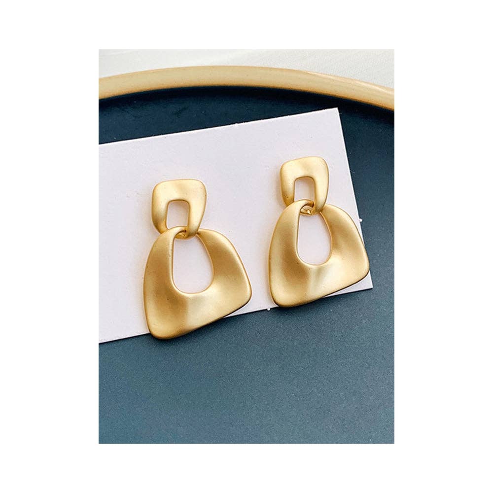 Chic Gold Drop Earrings