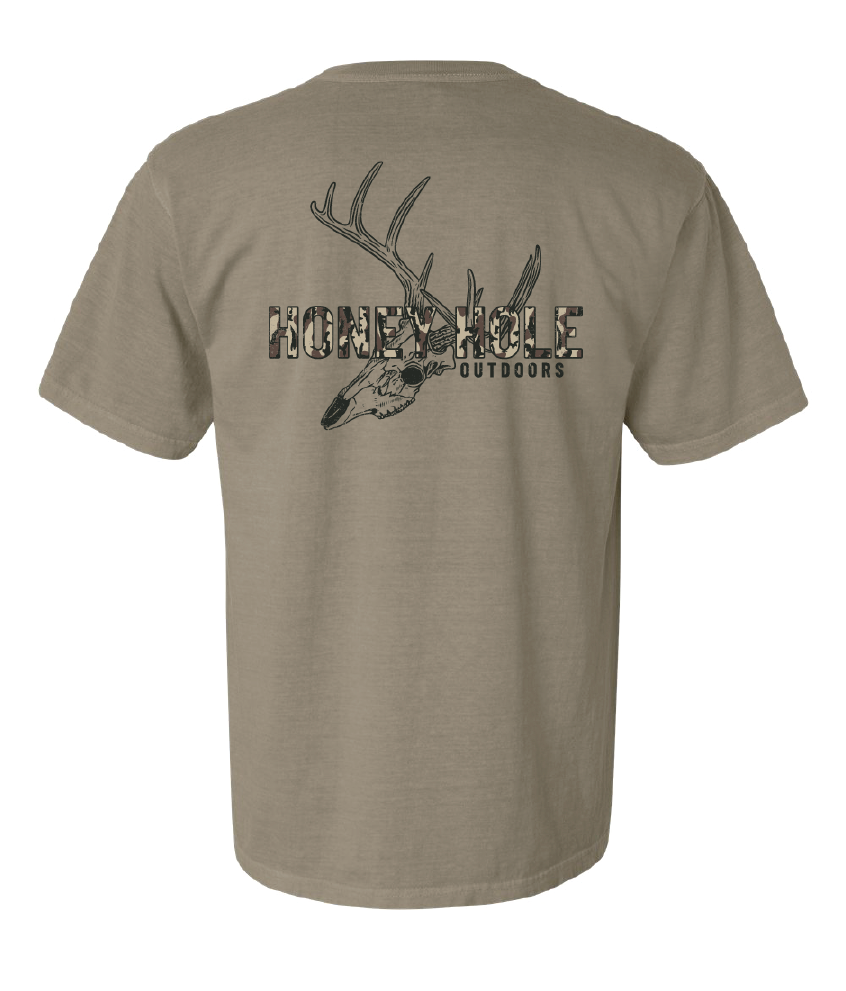 Honey Hole Short Sleeve T-shirt - Skull Mount