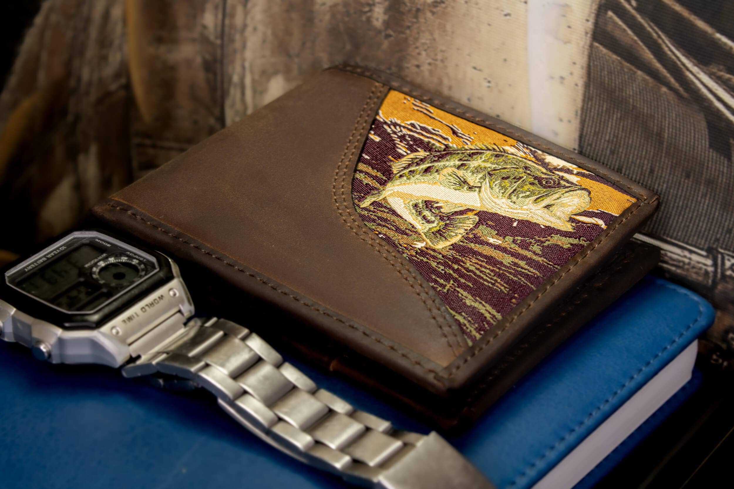 Bass Men's Bifold Woven Patch Leather Wallet.