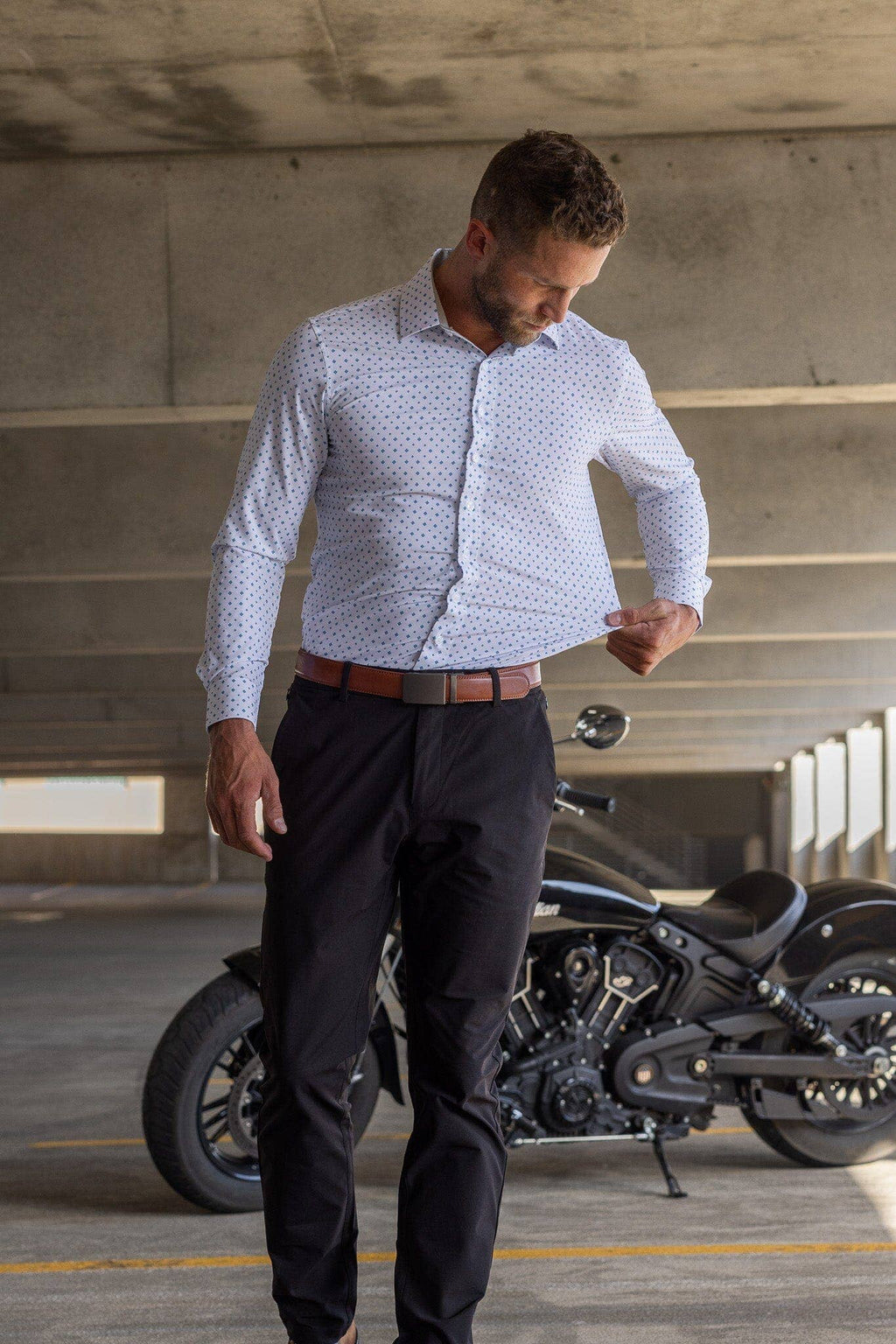 Hustle Performance Dress Shirt - Long Sleeve White Cobalt Diamond