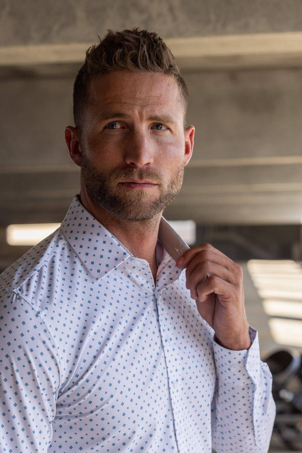 Hustle Performance Dress Shirt - Long Sleeve White Cobalt Diamond