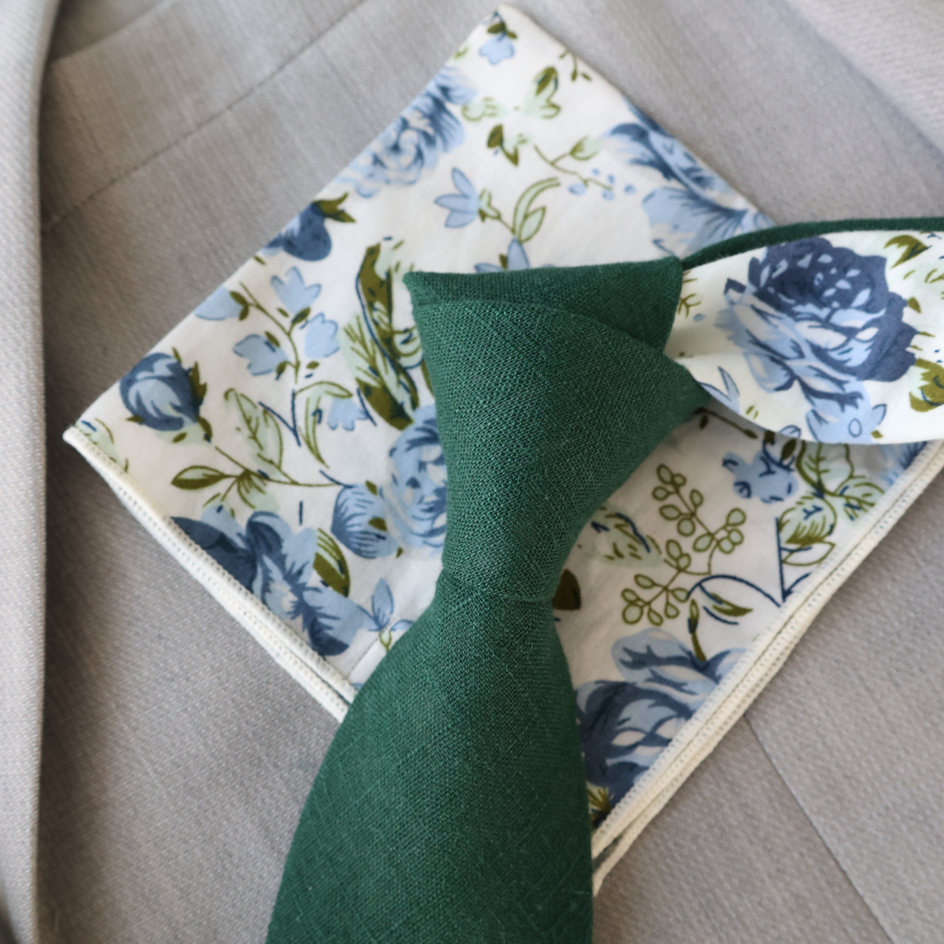 Hudson Two-Tone Hunter Green Solid & Floral Tail Tie