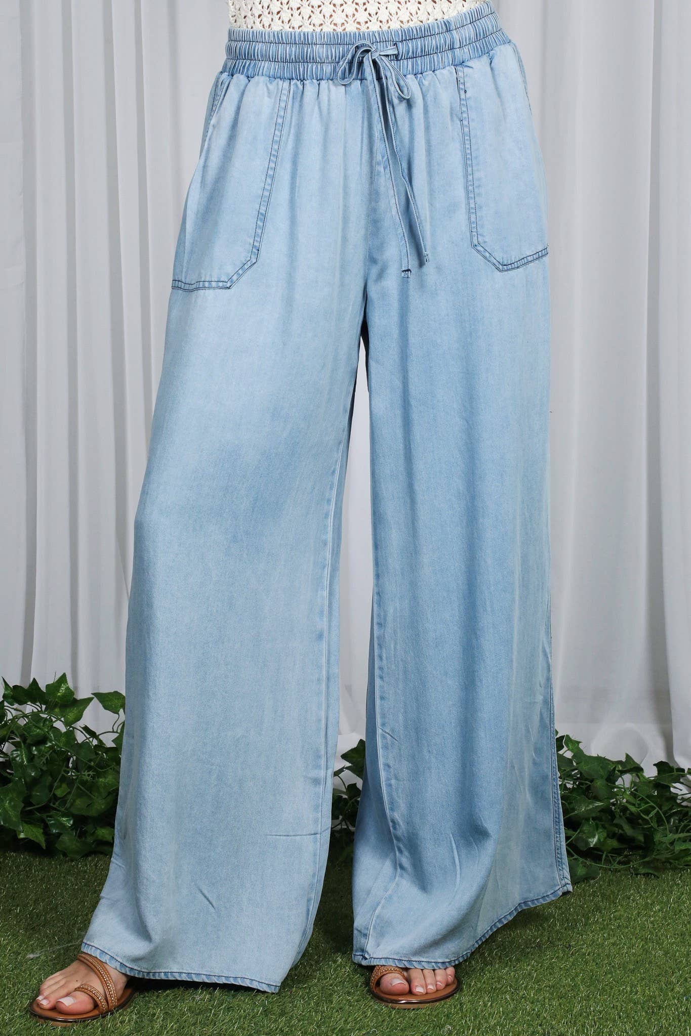 Wide Leg High Waist Chambray Pant