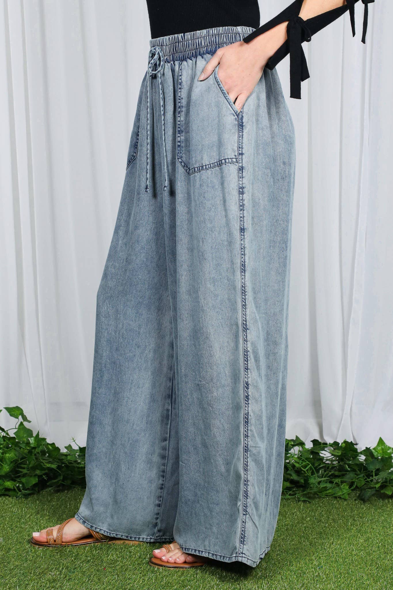 Wide Leg High Waist Chambray Pant