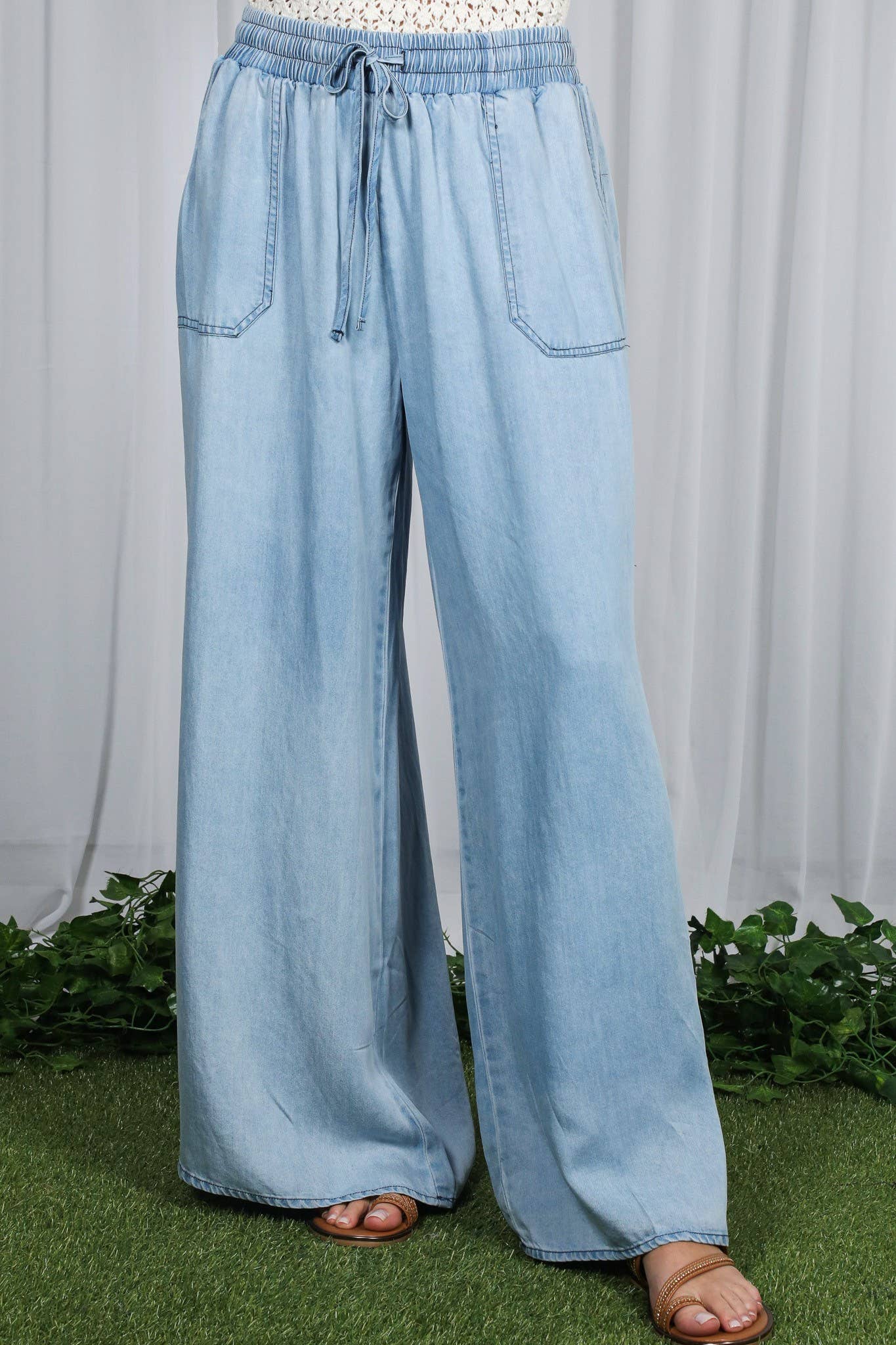 Wide Leg High Waist Chambray Pant