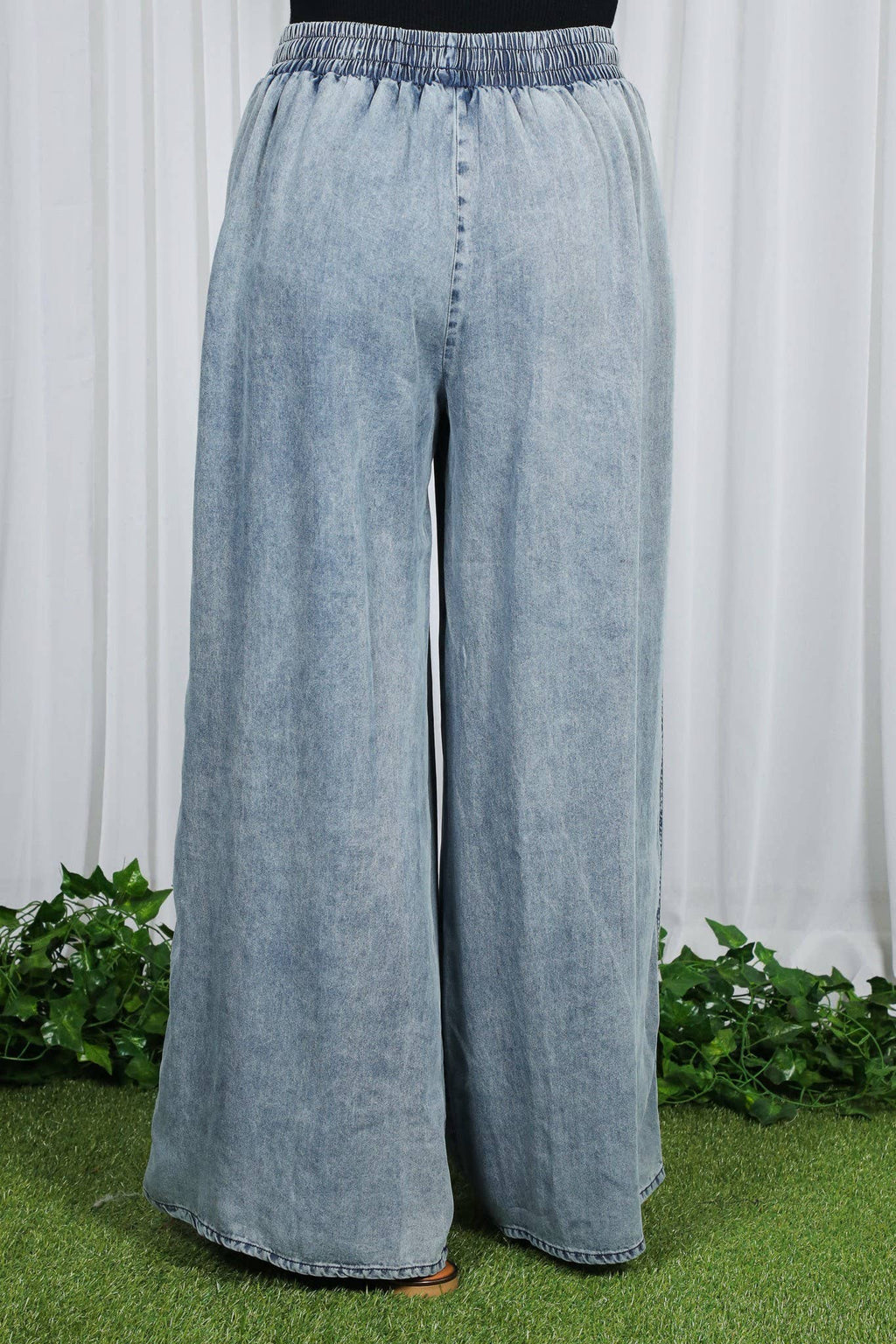 Wide Leg High Waist Chambray Pant