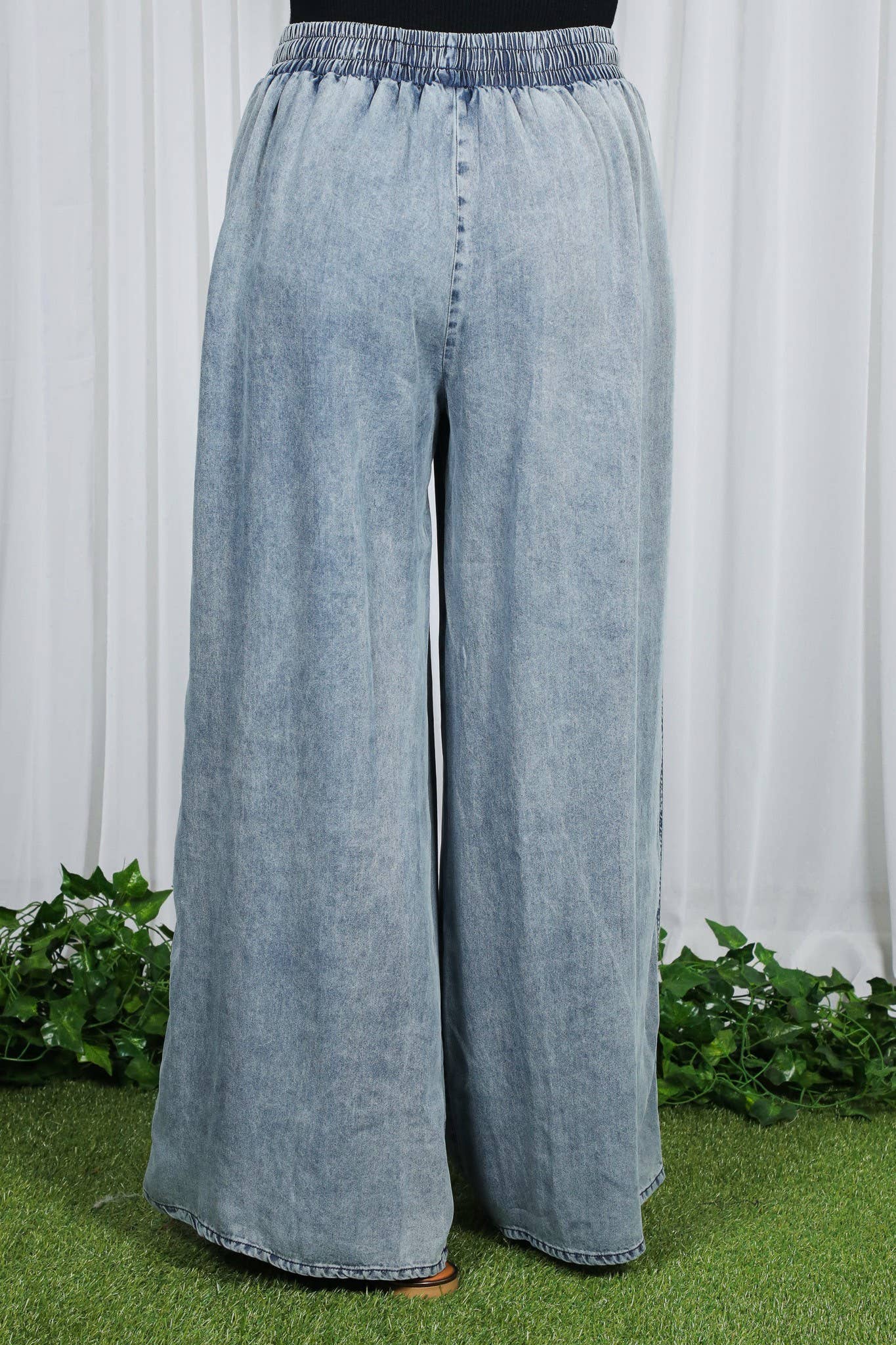 Wide Leg High Waist Chambray Pant