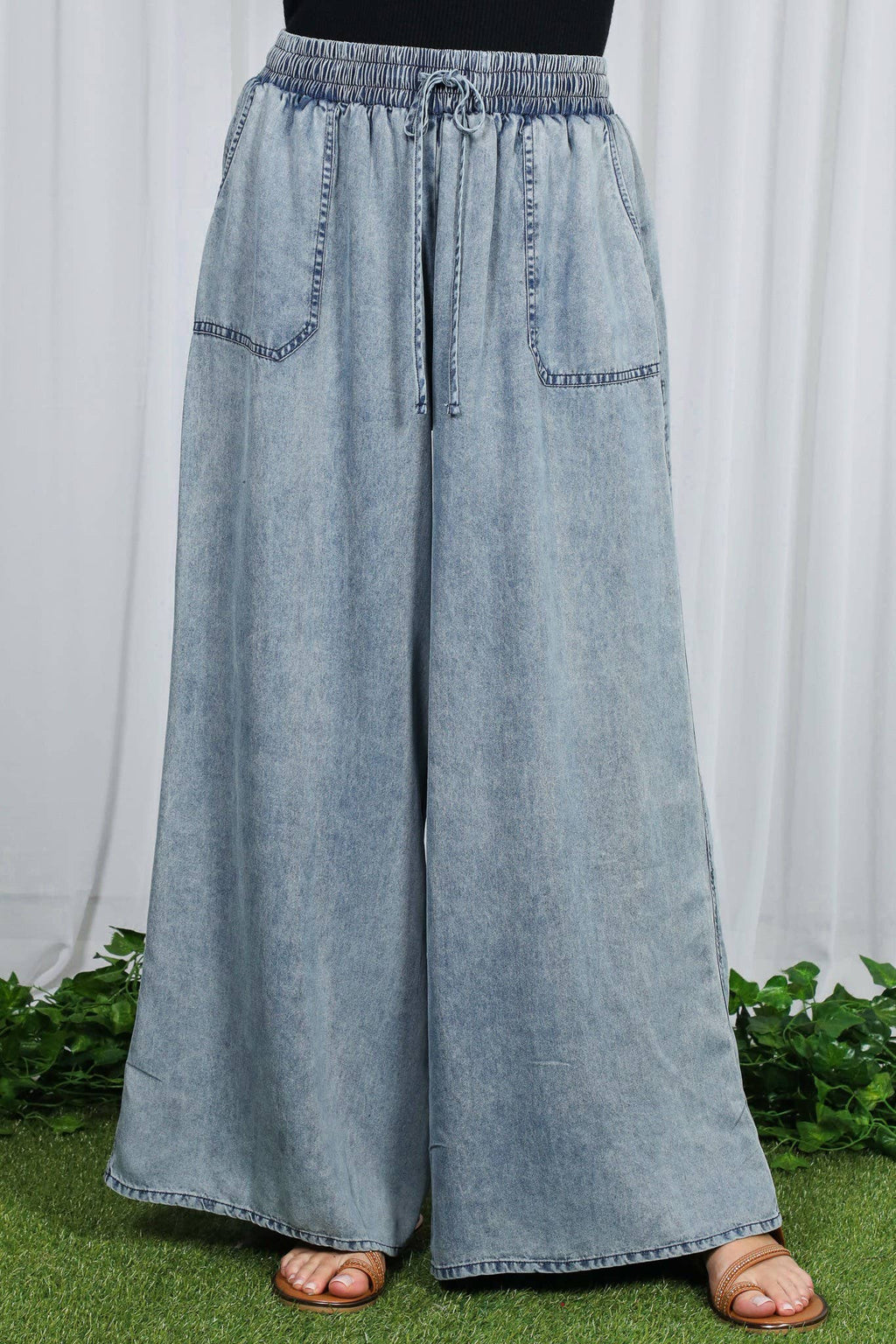 Wide Leg High Waist Chambray Pant