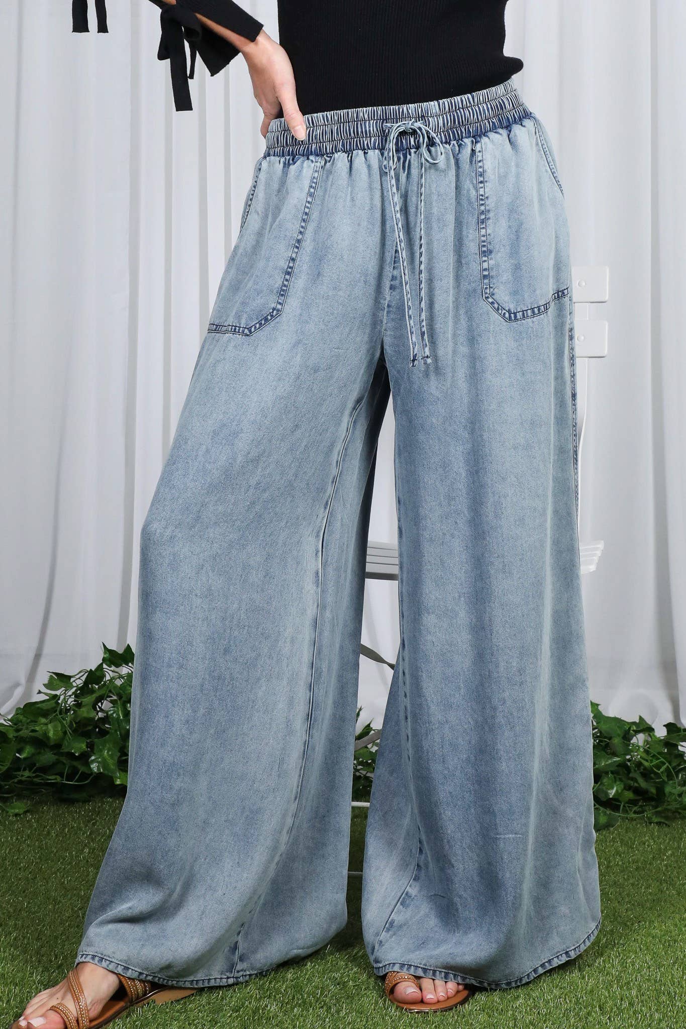 Wide Leg High Waist Chambray Pant