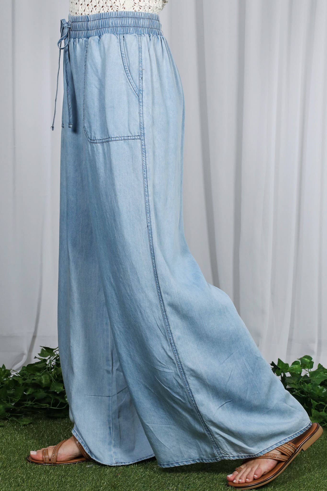 Wide Leg High Waist Chambray Pant